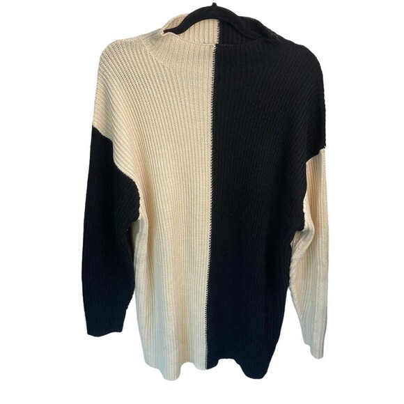 Eloquii Sweaters - Eloquii Color Block Mock Neck Sweater Size 18/20 Ivory/Black